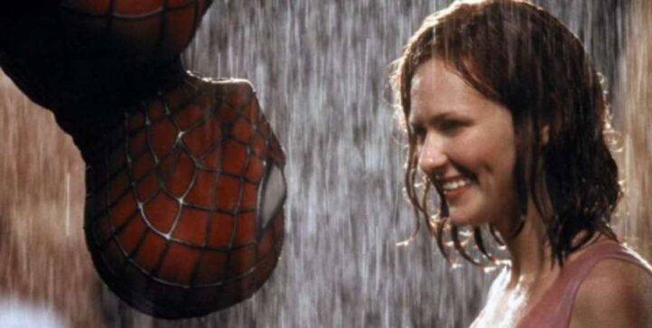 Spider-Man, 2002, Sam Raimi, Tobey Maguire, Kirsten Dunst, Mary Jane, bacio, pioggia