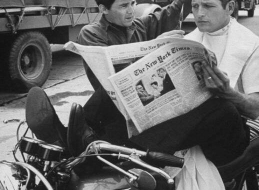 Paul Newman legge il New York Times