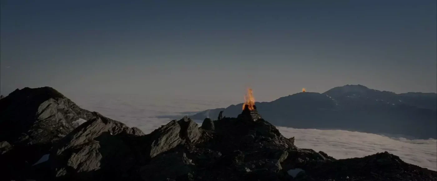 Il Signore degli Anelli - Il ritorno del re, 2003, Peter Jackson, Fuochi di segnalazione di Gondor