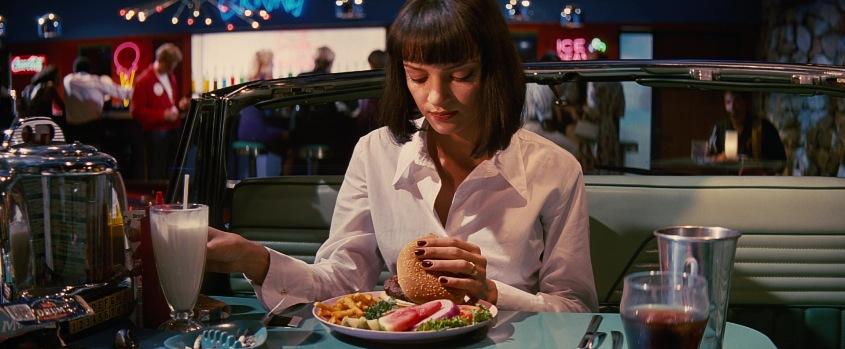 Pulp Fiction citazioni e dialoghi della pellicola di Quentin Tarantino, Uma Thurman, Mia Wallace, mangia hamburger