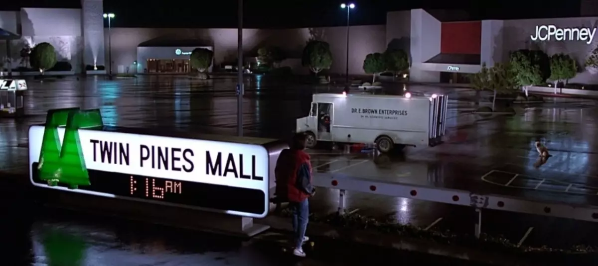 Twin Pines Mall - una curiosità su Ritorno al futuro, 1985, Robert Zemeckis, Michael J. Fox, Marty McFly, Twin pines mall
