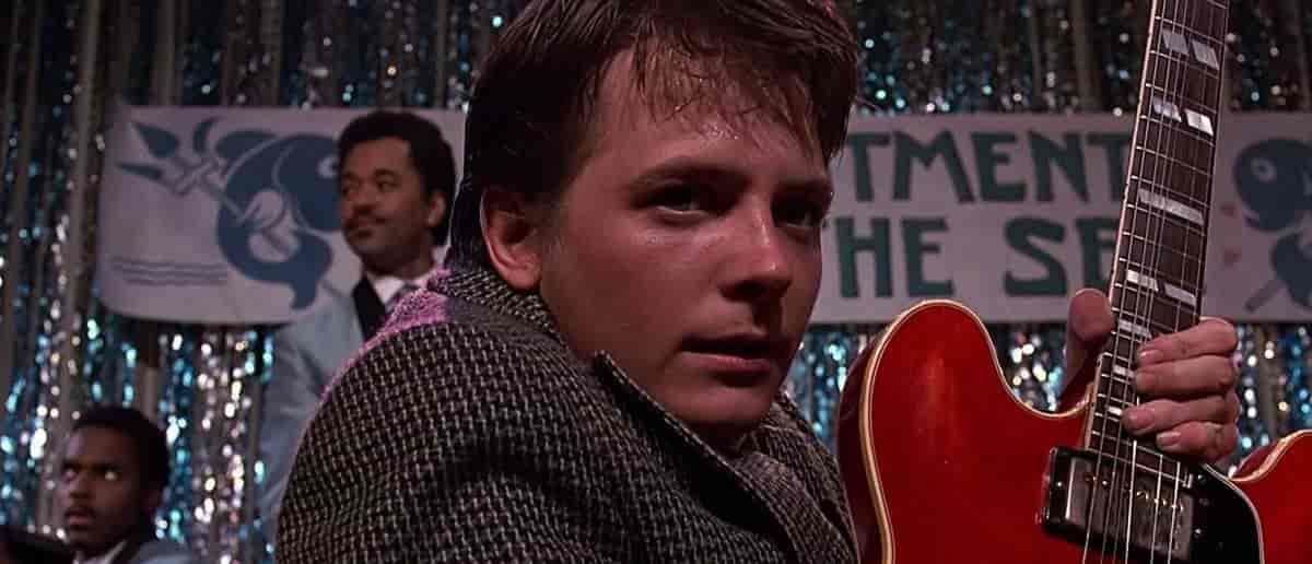 Ritorno al futuro citazioni e dialoghi, 1985, Robert Zemeckis, Michael J. Fox, Marty McFly, chitarra