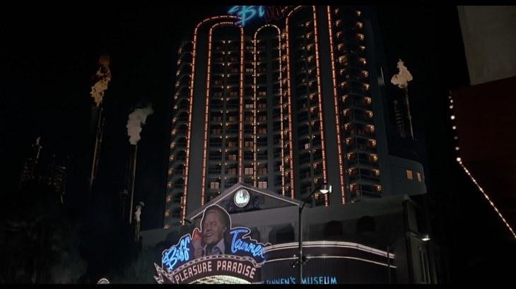  Ritorno al futuro - Parte II, frasi, citazioni e dialoghi della pellicola di Robert Zemeckis grattacielo Biff