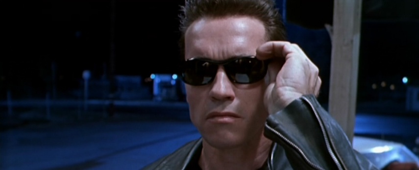 Terminator 2 - Il giorno del giudizio frasi, citazioni e dialoghi, di James Cameron, con Arnold Schwarzenegger, occhiali