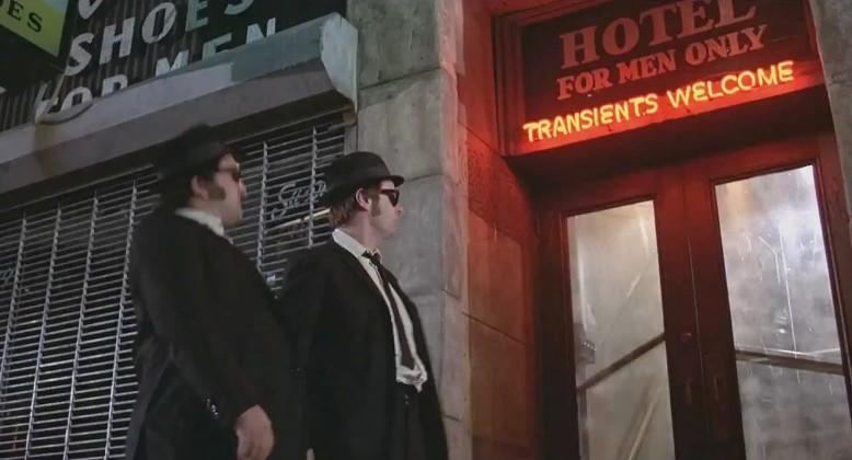 The Blues Brothers frasi, citazioni e dialoghi della pellicola di John Landis con John Belushi, Dan Aykroyd, hotel
