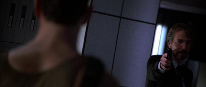 Die Hard – Trappola di cristallo di John McTiernan, recensione, curiosità, Bruce Willis, Alan Rickman, Bonnie Bedelia, John McClane, citazioni, dialoghi e frasi