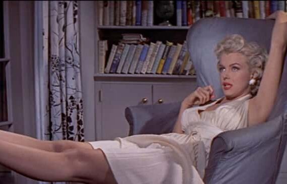 Lo strano piede di Marilyn Monroe è una leggenda?