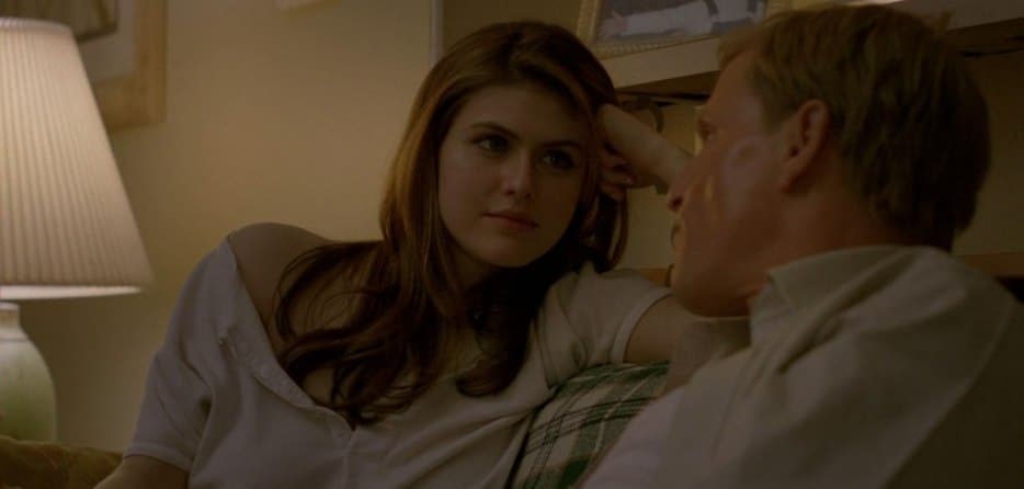 Scena di Alexandra Daddario in True Detective. 2014, Woody Harrelson, Alexandra Daddario