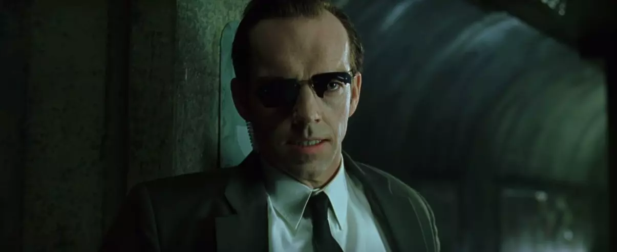 Matrix, 1999, Wachowski, Hugo Weaving, agente Smith, occhiali rotti