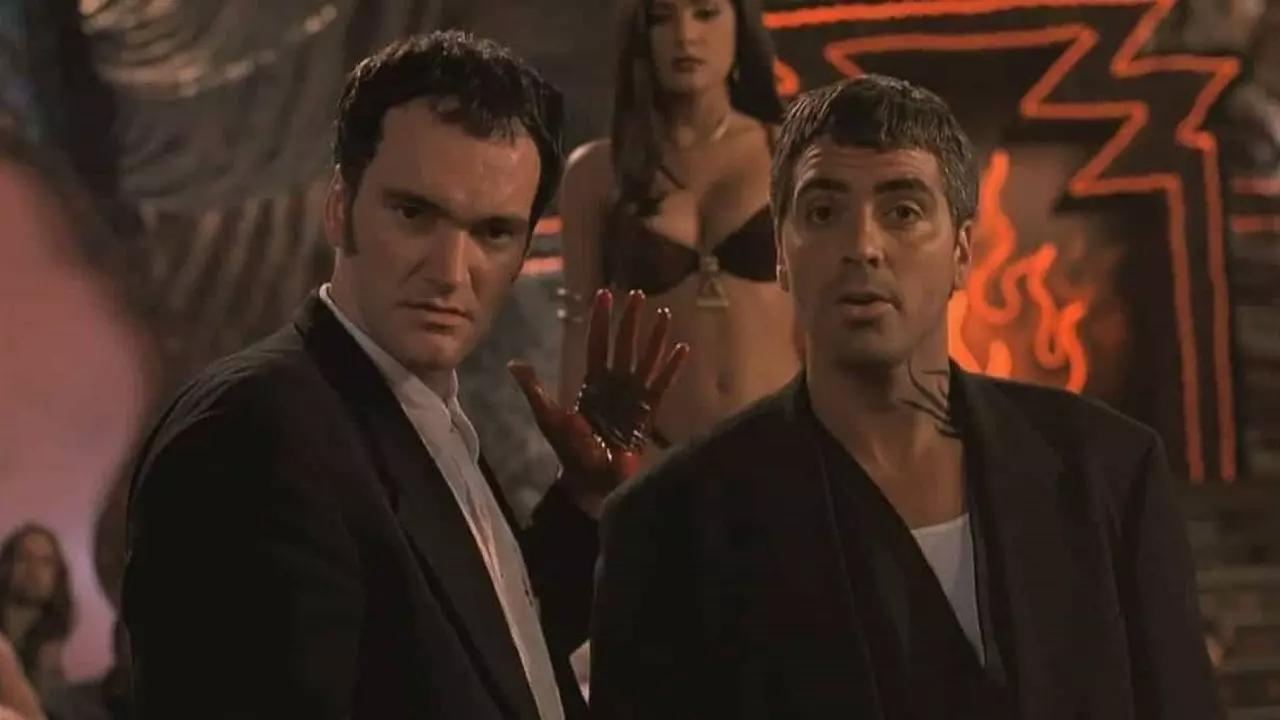 Interpretazione di Tarantino della canzone Like a Virgin. Dal tramonto all'alba, 1996, Robert Rodriguez, George Clooney, Quentin Tarantino, Salma Hayek