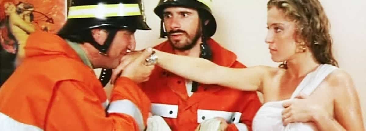 La relazione tra Andrea Roncato e Moana Pozzi. I pompieri, 1985, Neri Parenti, Christian De Sica, Moana Pozzi, Ricky Tognazzi