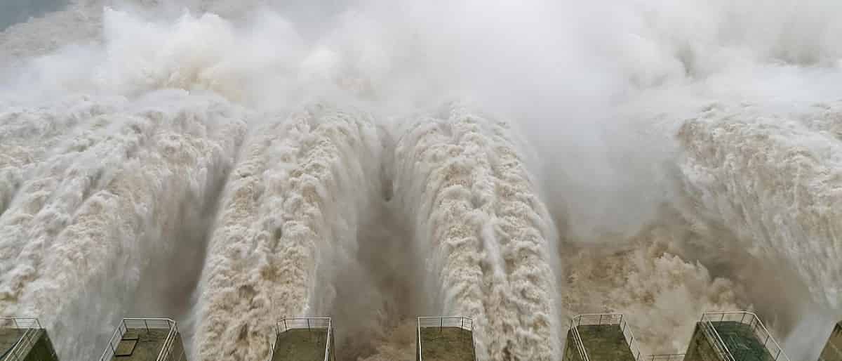 Laghi che emettono anidride carbonica. Diga delle Tre Gole, Fiume Azzurro, Hubei, Cina