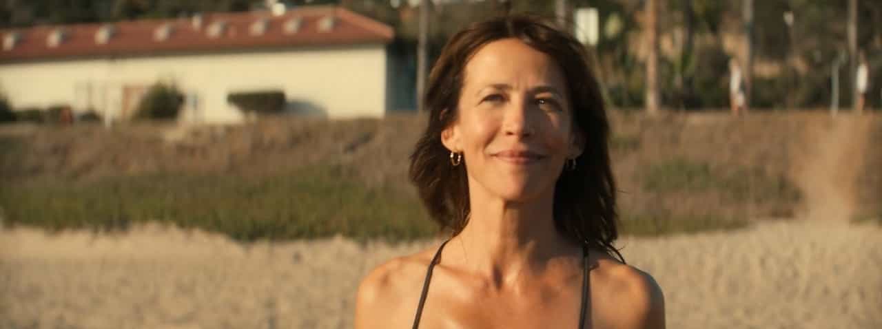 Sophie Marceau nuda in I Love America, 2022, Lisa Azuelos, Sophie Marceau, spiaggia