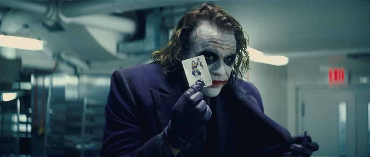 Il cavaliere oscuro frasi e citazioni, 2008, Christopher Nolan, Heath Ledger, Joker, carta da gioco